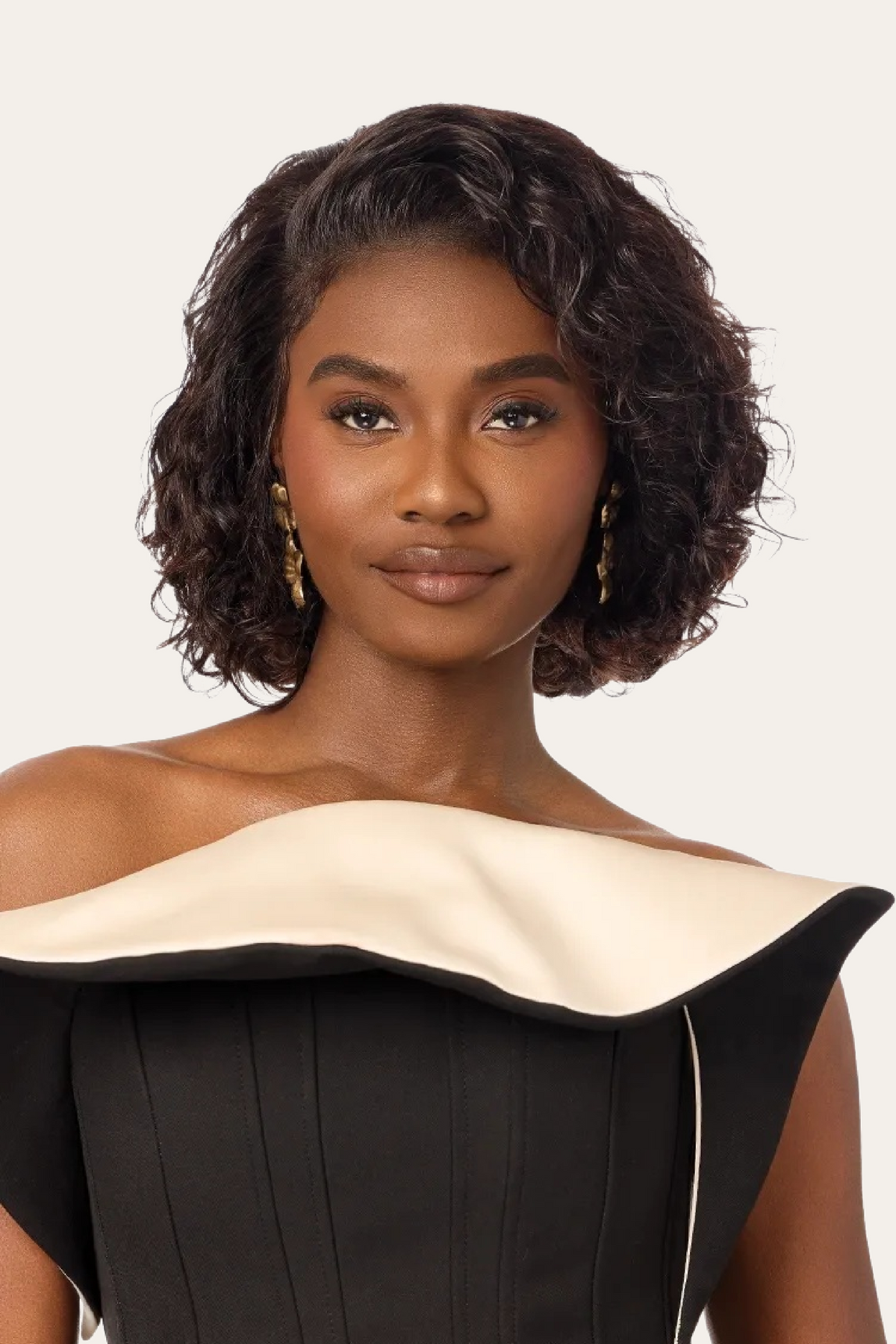 Outre Mytresses Black - Lace Frontal Wig 13X4 - Human Hair - Virgin Wavy Bob 12"